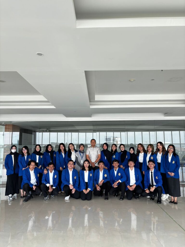 Sidang Laporan Kerja Praktik Mahasiswa Fakultas Hukum Unikom